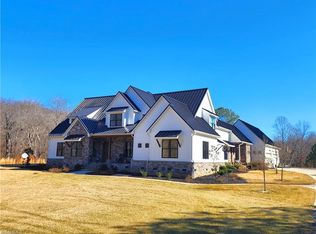 5500 Tanyard Ct, Oak Ridge, NC 27310