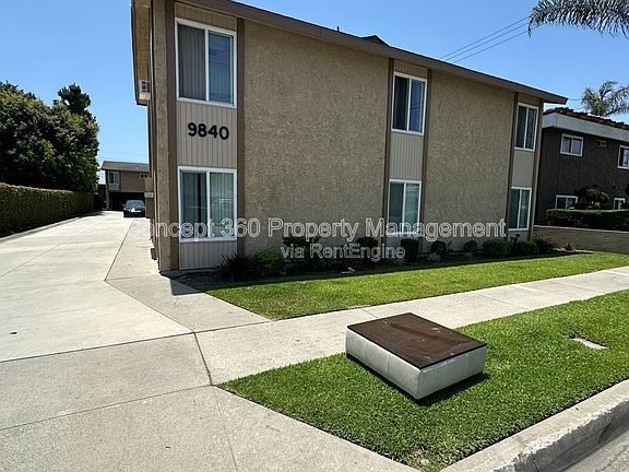 3rd image of 9840 Cedar St #11
