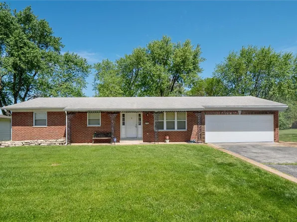 113 Liberty Dr, Belleville, IL 62226