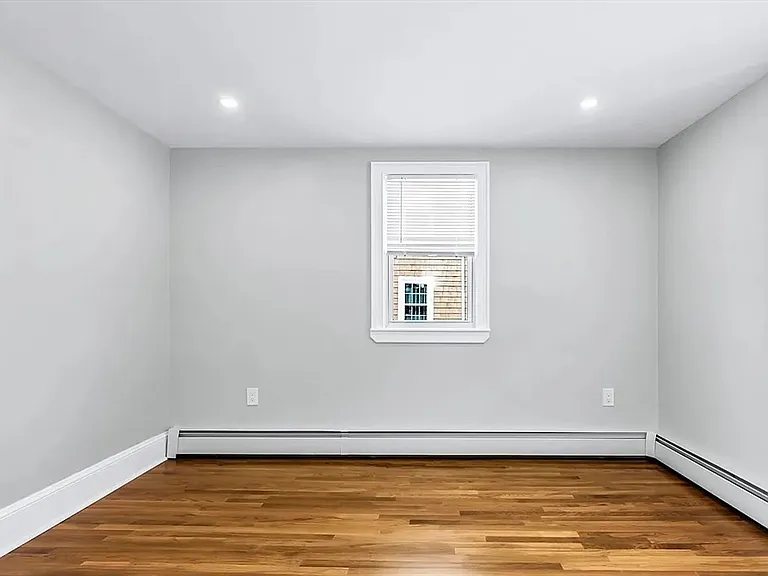 212 Cambridge Rd — Photo 27