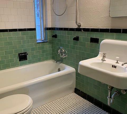 2nd image of 1410 Vine St APT 1
