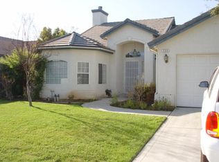 734 Applegate Ave, Clovis, CA