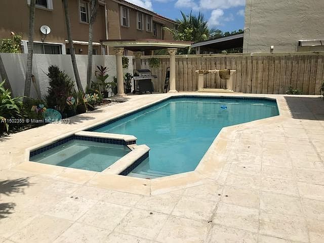 2nd image of 10843 SW 89th St