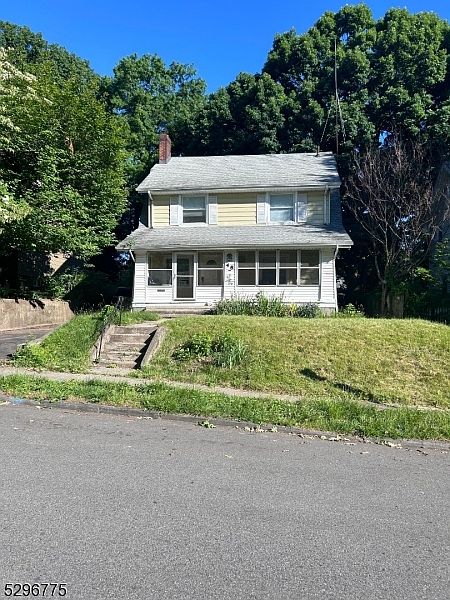 1st image of 48 Laurel Ave