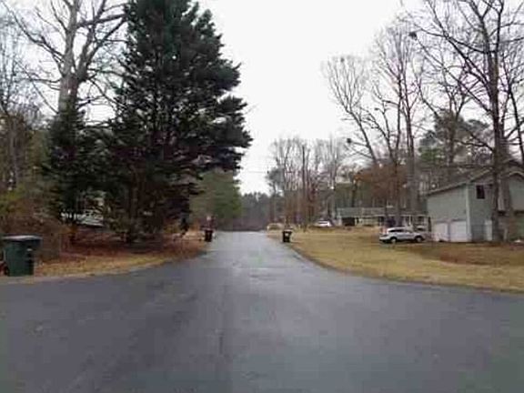 Exterior Neighborhood (street photo)