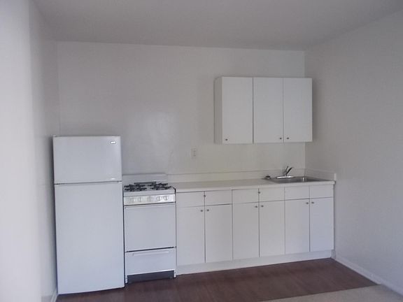 2nd image of 637 Hauser Blvd APT 25
