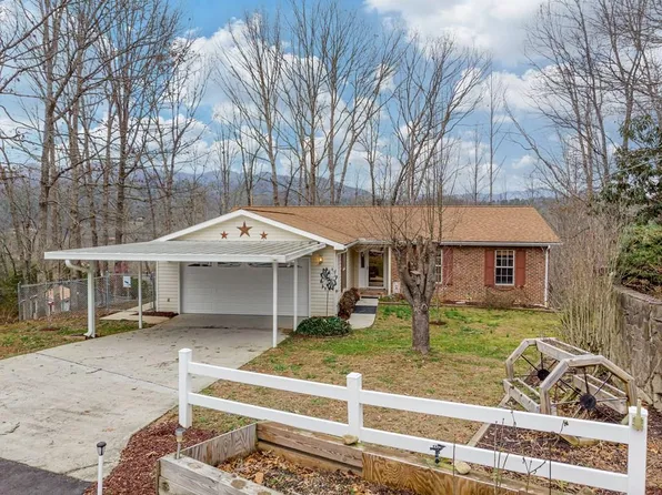 320 W Ridge Dr, Bryson City, NC 28713