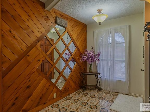 5th image of 1601 Plantation Dr