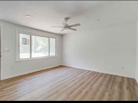 4th image of 1415 Boulevard Rd