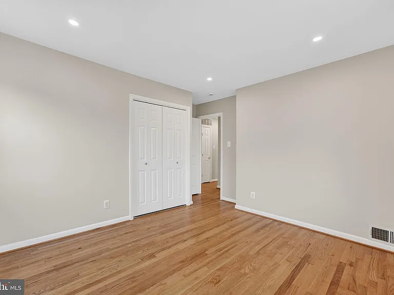 7507 Murillo St — Photo 34