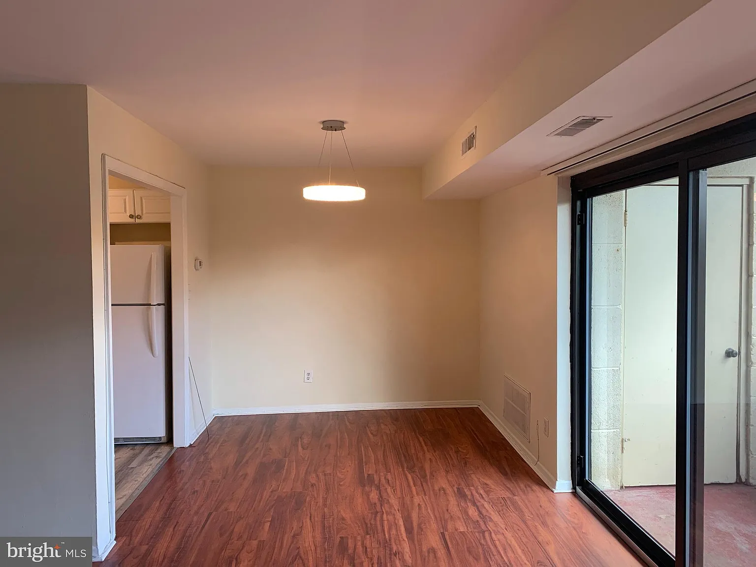 1 bed, 1.0 bath, 729 sqft, $1,800 — Photo 3