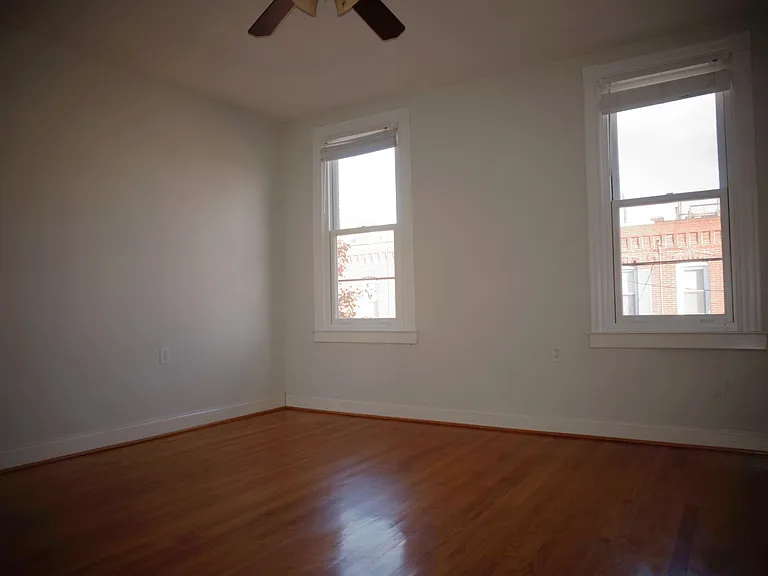 1110 S Bouldin St — Photo 9