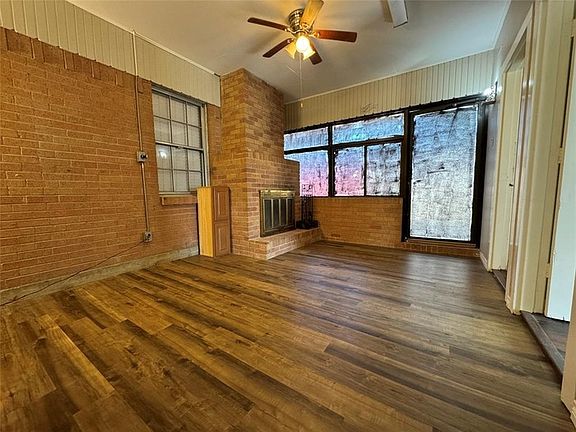 2nd image of 409 W Crockett St