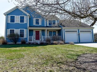 130 Lilac Ln, Portsmouth, RI 02871