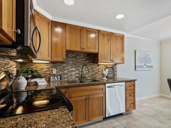 1431 Bel Air Dr APT D, Concord, CA 94521