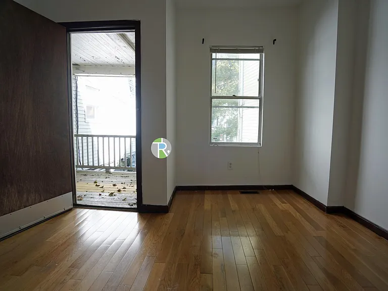 89 Sheridan St #3 — Photo 11