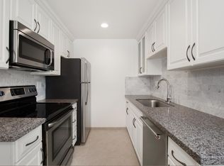 1517 6th Ave W APT 304, Seattle, WA 98119