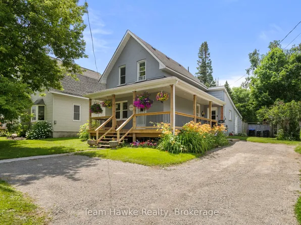 58 4th St, Midland, ON L4R 3S8