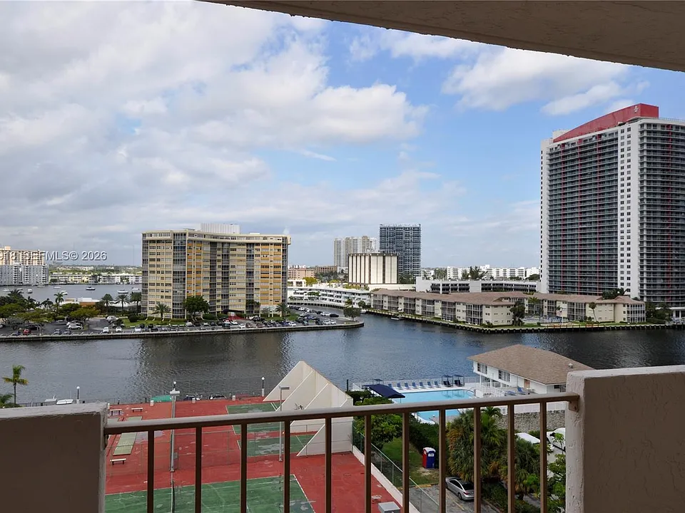 1865 S Ocean Dr #9I