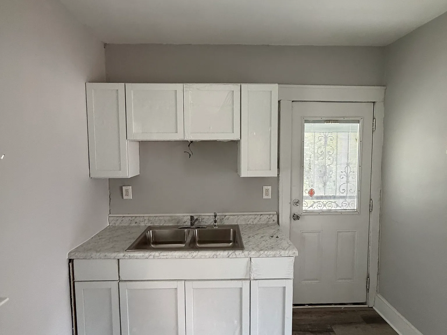 3 bed, 1.5 bath, 1264 sqft, $1,300 — Photo 4