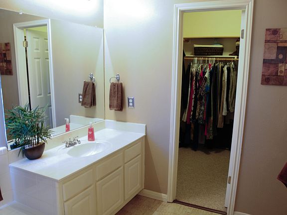 OWNER'S BATH