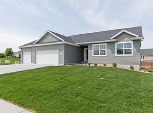 408 Grey Slate Dr SW, Cedar Rapids, IA 52404