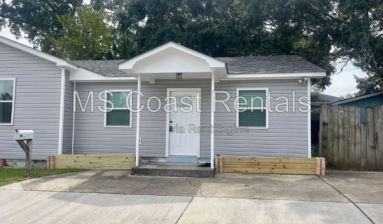 1 bed, 1.0 bath, 800 sqft, $950 — Photo 1