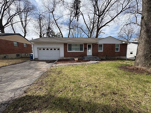 3rd image of 8126 Marilyn Ct
