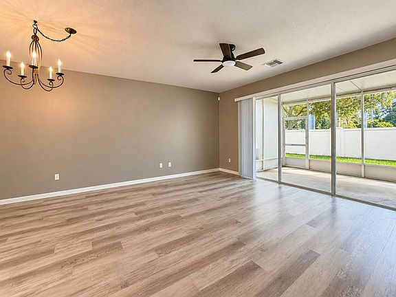 3rd image of 5032 Pond Ridge Dr