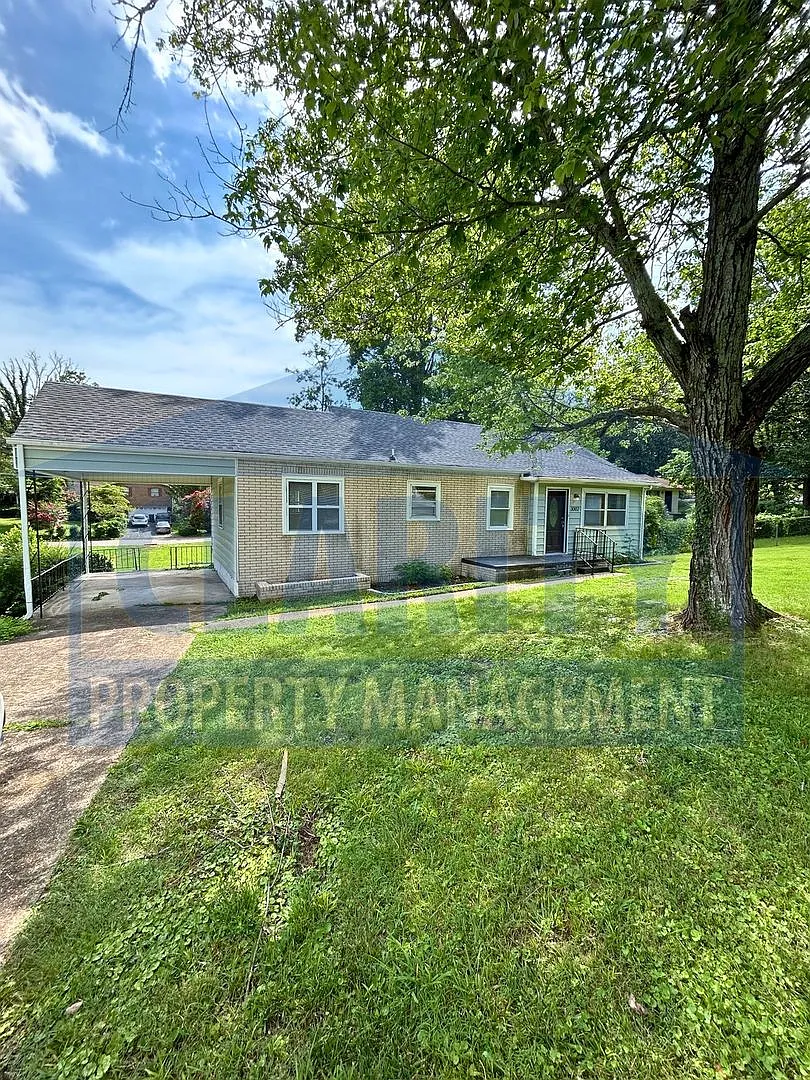 1/2 Off 1st Month's Rent — Photo 2