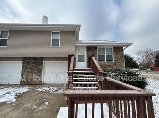 1811 Tower Cir, Nixa, MO 65714