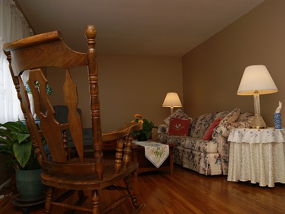 2nd image of 3 Collins Ave