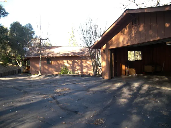 21076 Hillcroft Dr, Groveland, CA 95321