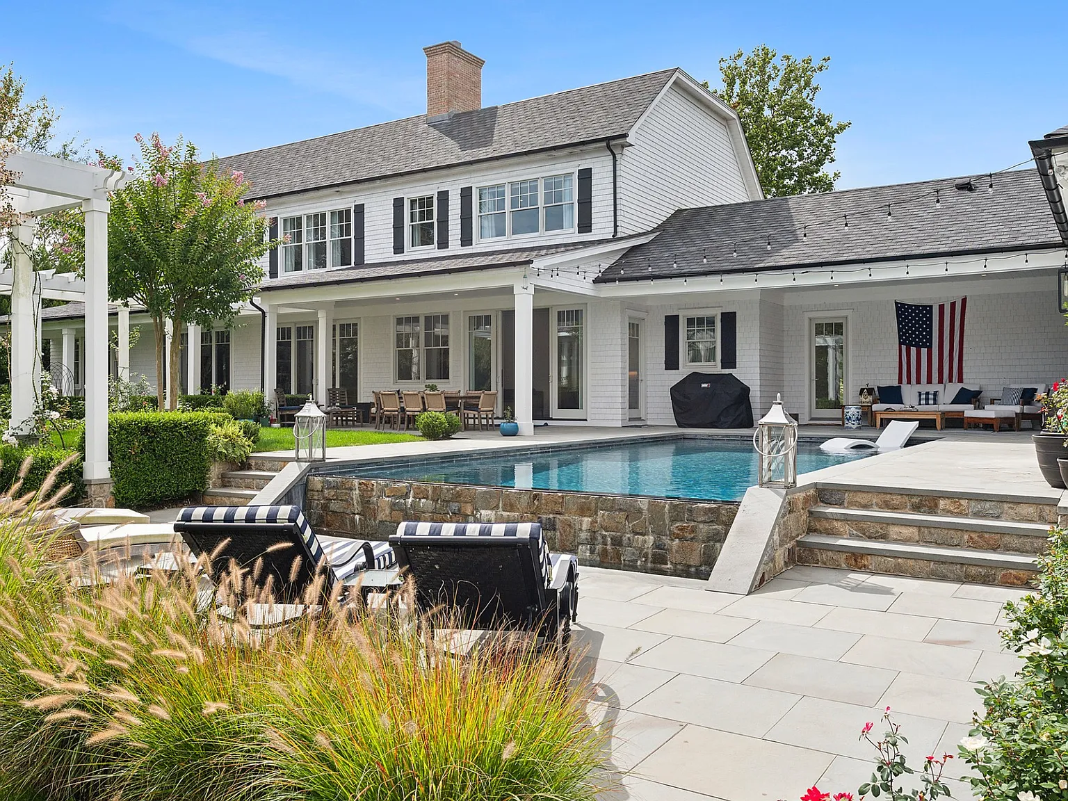 Bridgehampton Village Estate New Construction — Photo 2