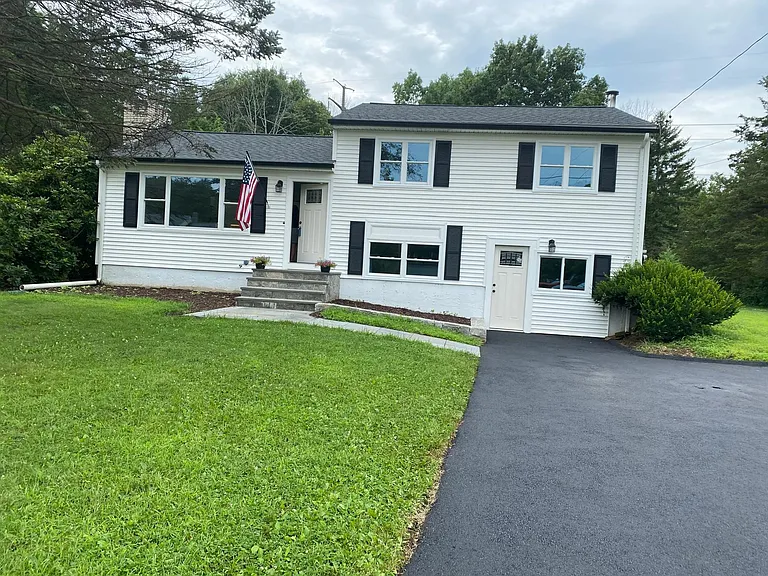 30 Dean Rd — Photo 1