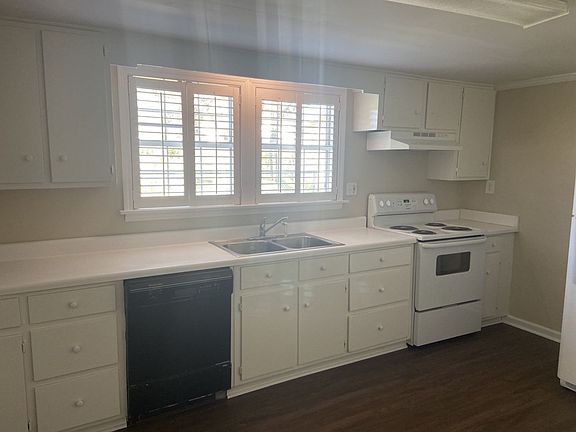 4th image of 3105 Hood St #A