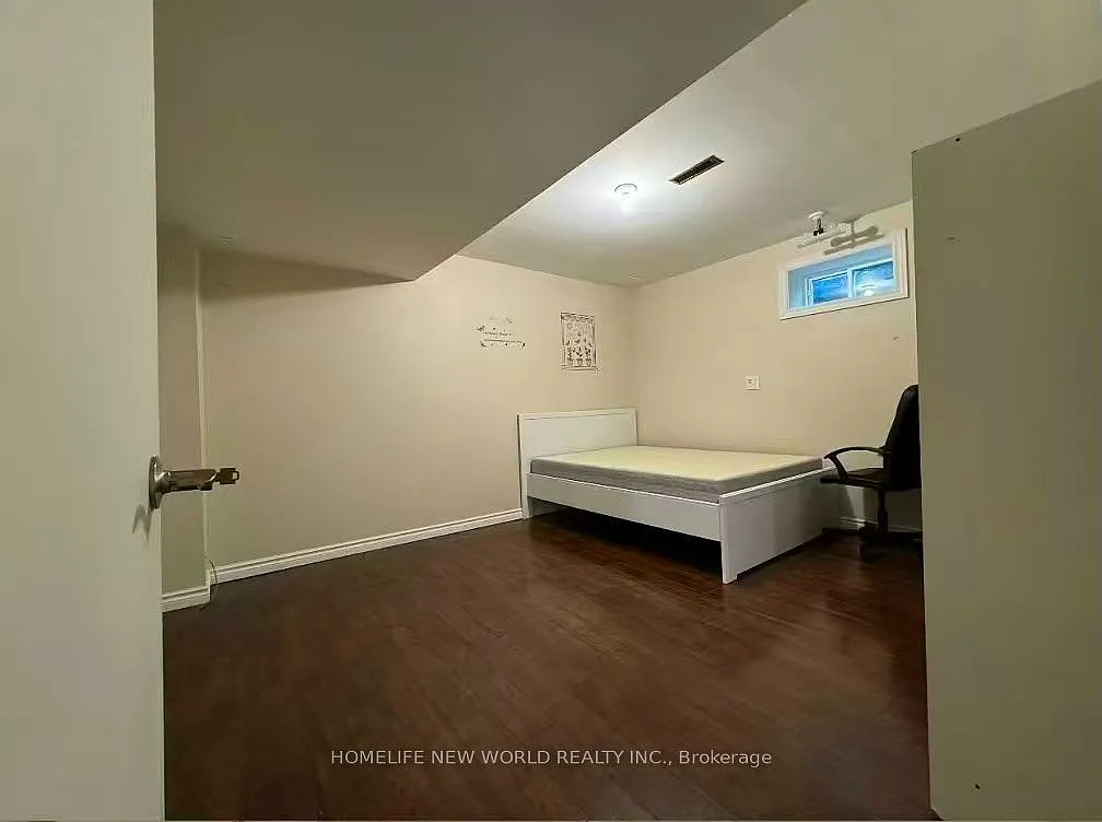 3 bed, $1,800 — Photo 4