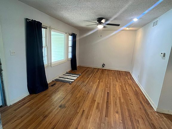2nd image of 218 W 24th Ave