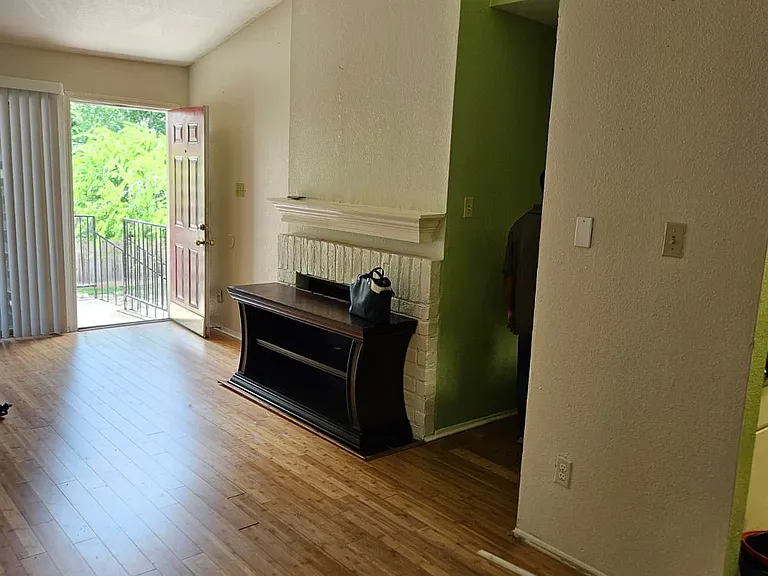 762 Memorial Mews St #D — Photo 15