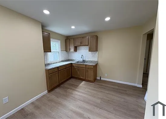 5633 Waterbury Ave — Photo 6
