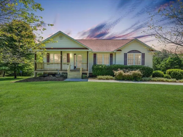 1218 Lipscomb Rd, Moneta, VA 24121