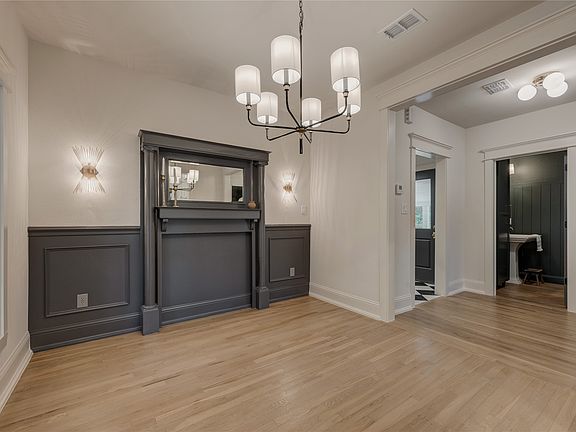 12th image of 300 E Division St