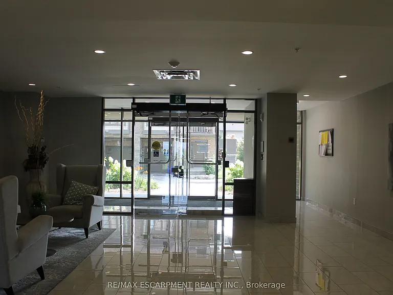 35 Southshore Cres #316 — Photo 5