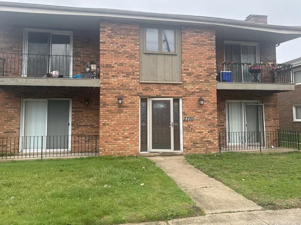 2770 E State St, Chicago, IL 60633