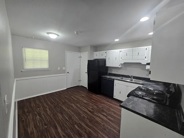 807A Forest Dale Ln #A — Photo 3