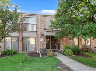 18065 University Park Dr, Livonia, MI 48152