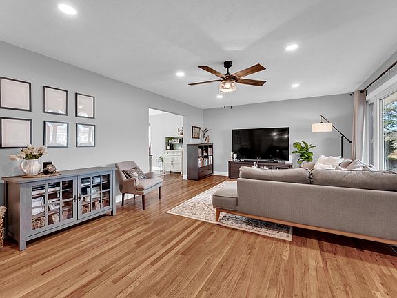 2nd image of 514 S Prince Lane