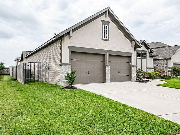 3rd image of 5520 Fulvetta Park Trl