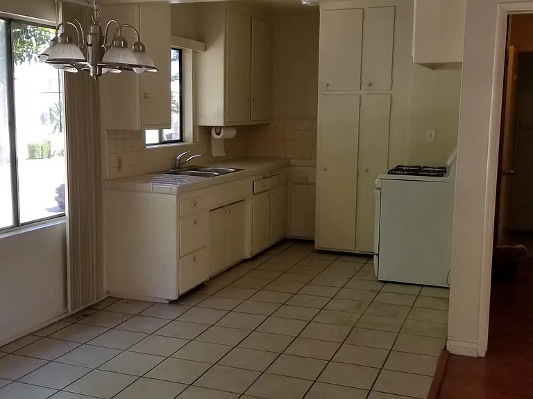 5763 Laurel Canyon Blvd — Photo 3