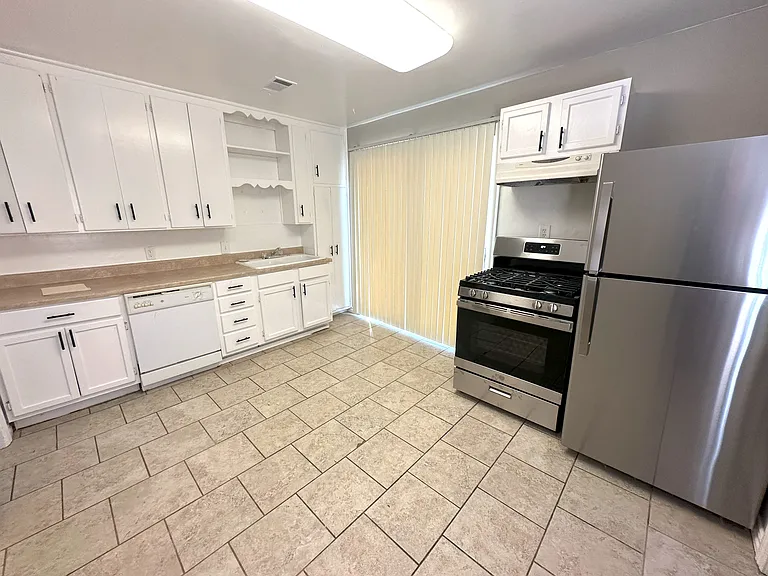 6024 E King St — Photo 13